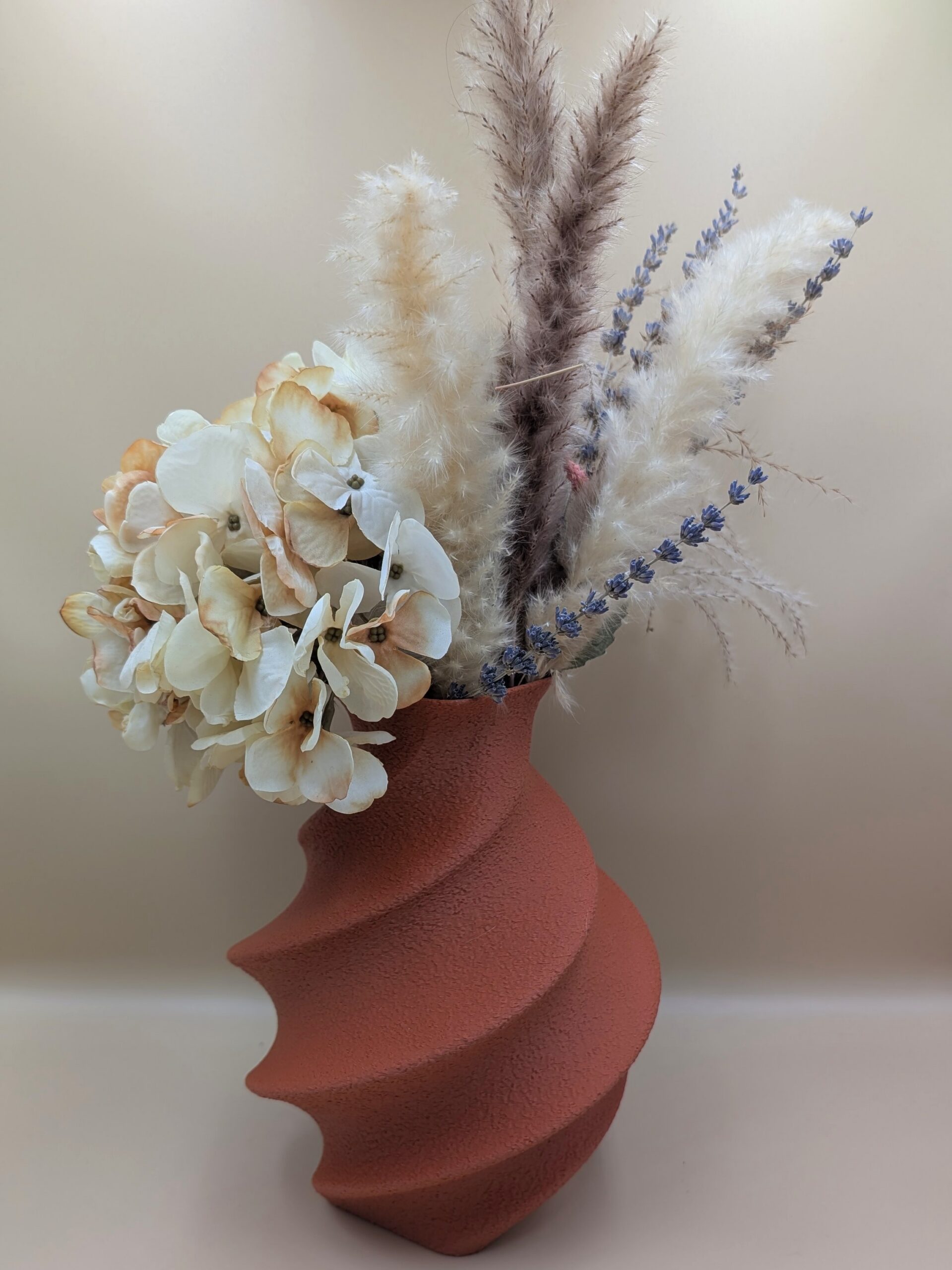 Freya Swirl Vase - Image 2